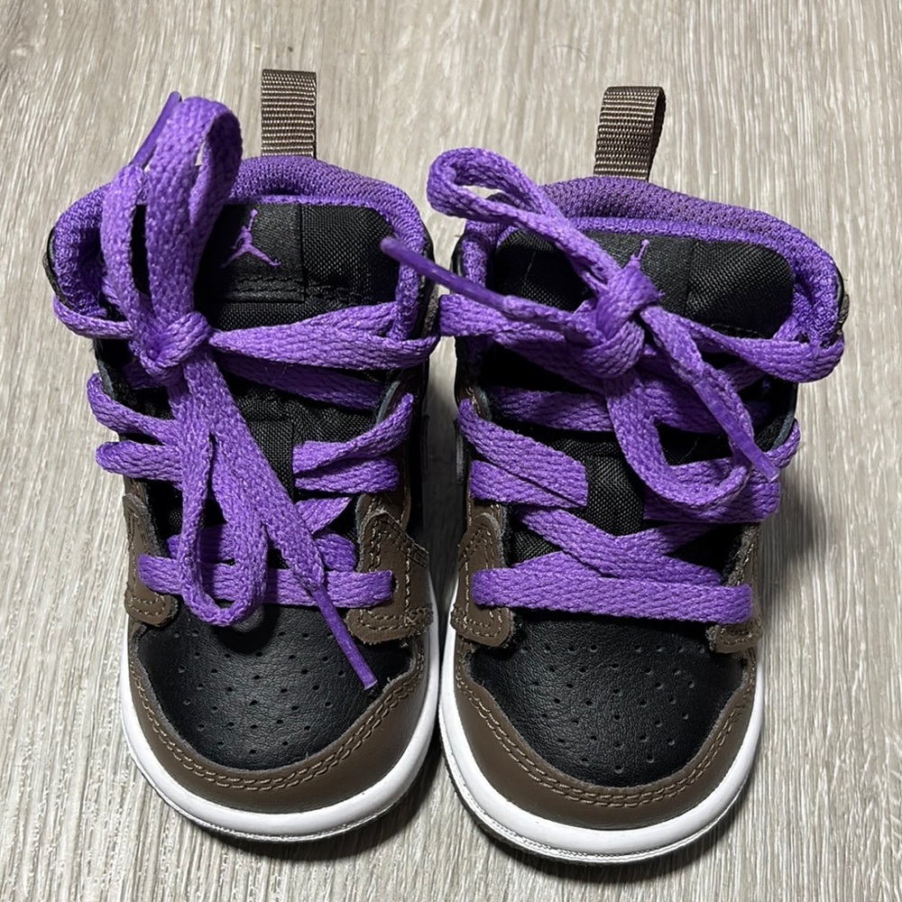 Nike Kids' Black and Purple Sneakers